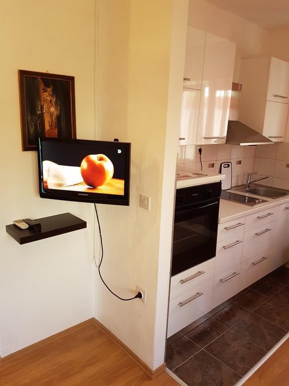 Apartment Mira Маріна Екстер'єр фото